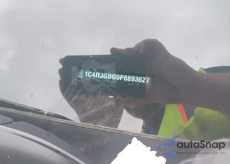 2023 Jeep Grand Cherokee Limited 4X2 from USA, damaged, VIN 1C4RJGBG9P8893627